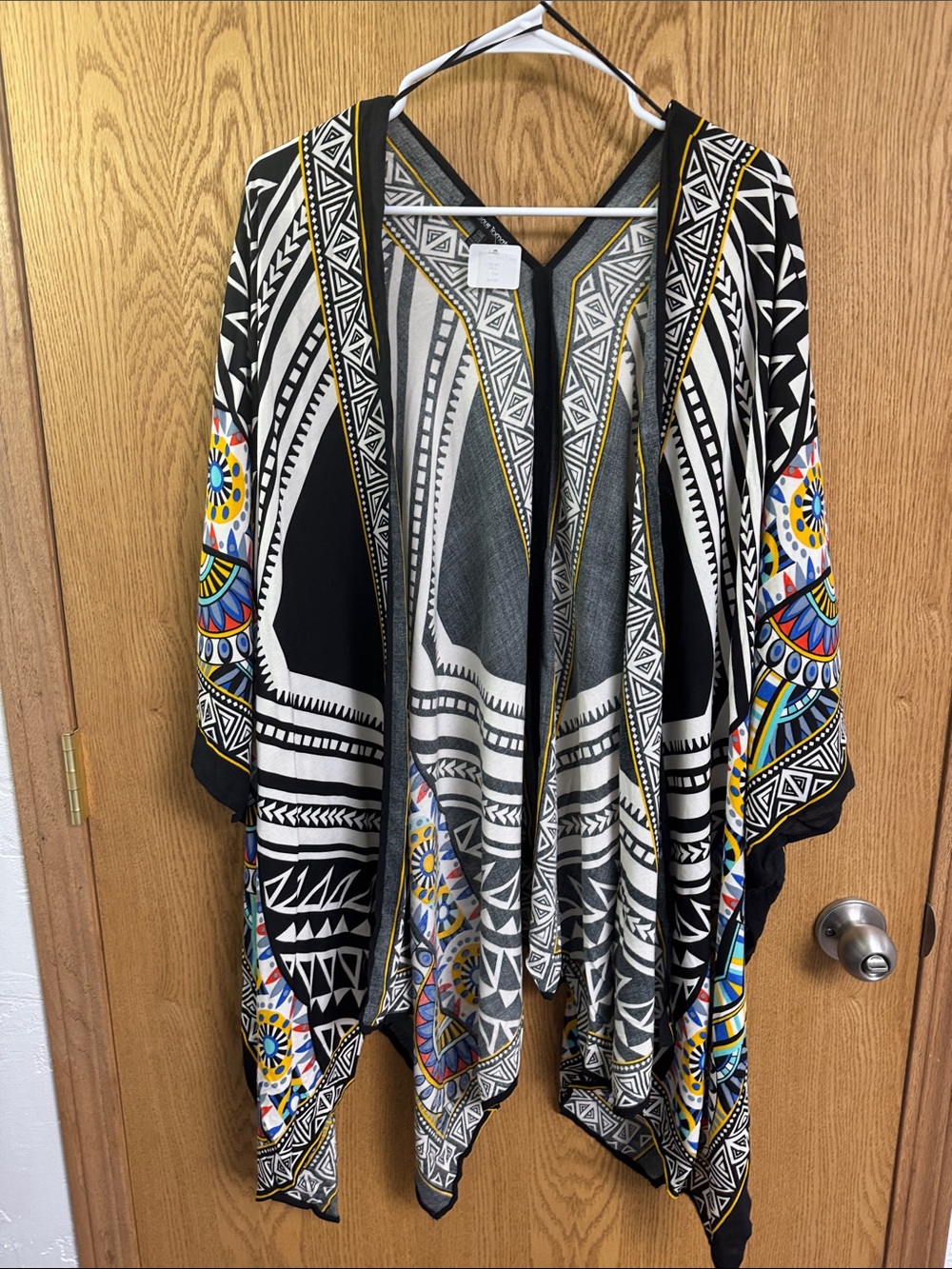 Jealous Tomato Black White Multicolor‎ Geometric Kimono